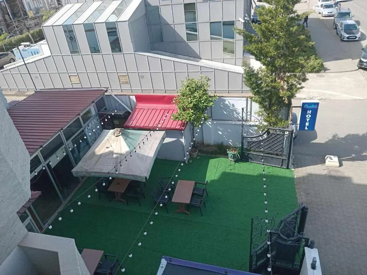 Contes Hotel باتومي