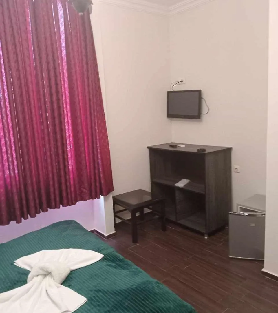 Contes Hotel باتومي